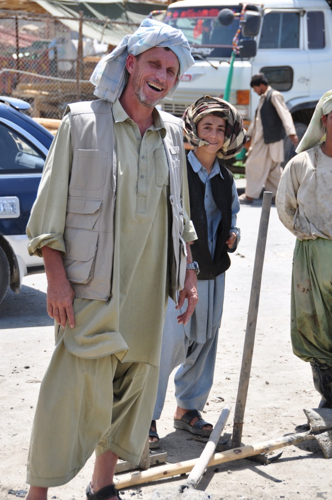 Yuklking it up with the workers in Kandahar. A smile and a little Pashto go a long way in the south