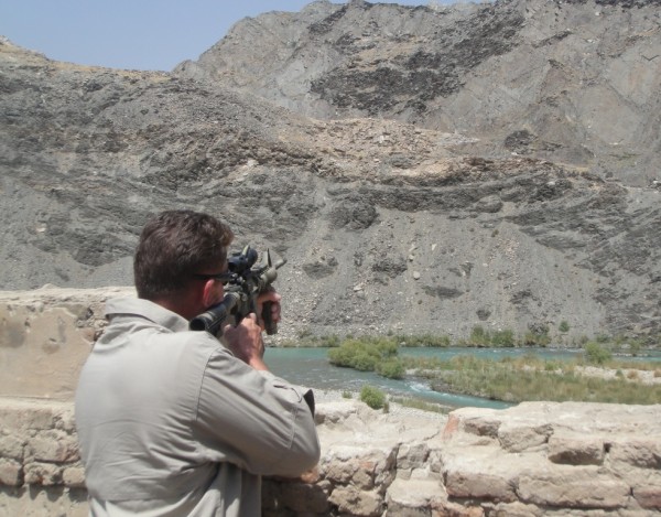 glassing the ridge from ANP fighting position on Rte 1 - the AGE firing points are outside the range of rifles