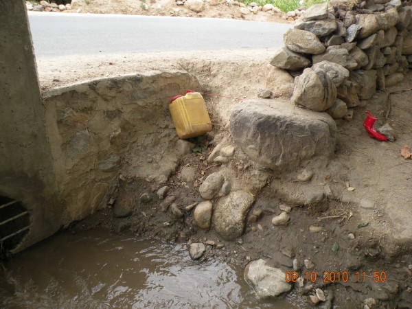 They lured The Skipper and his boys across the bridge into Kunar Province with this fake bomb - it was full of sand and rocks.